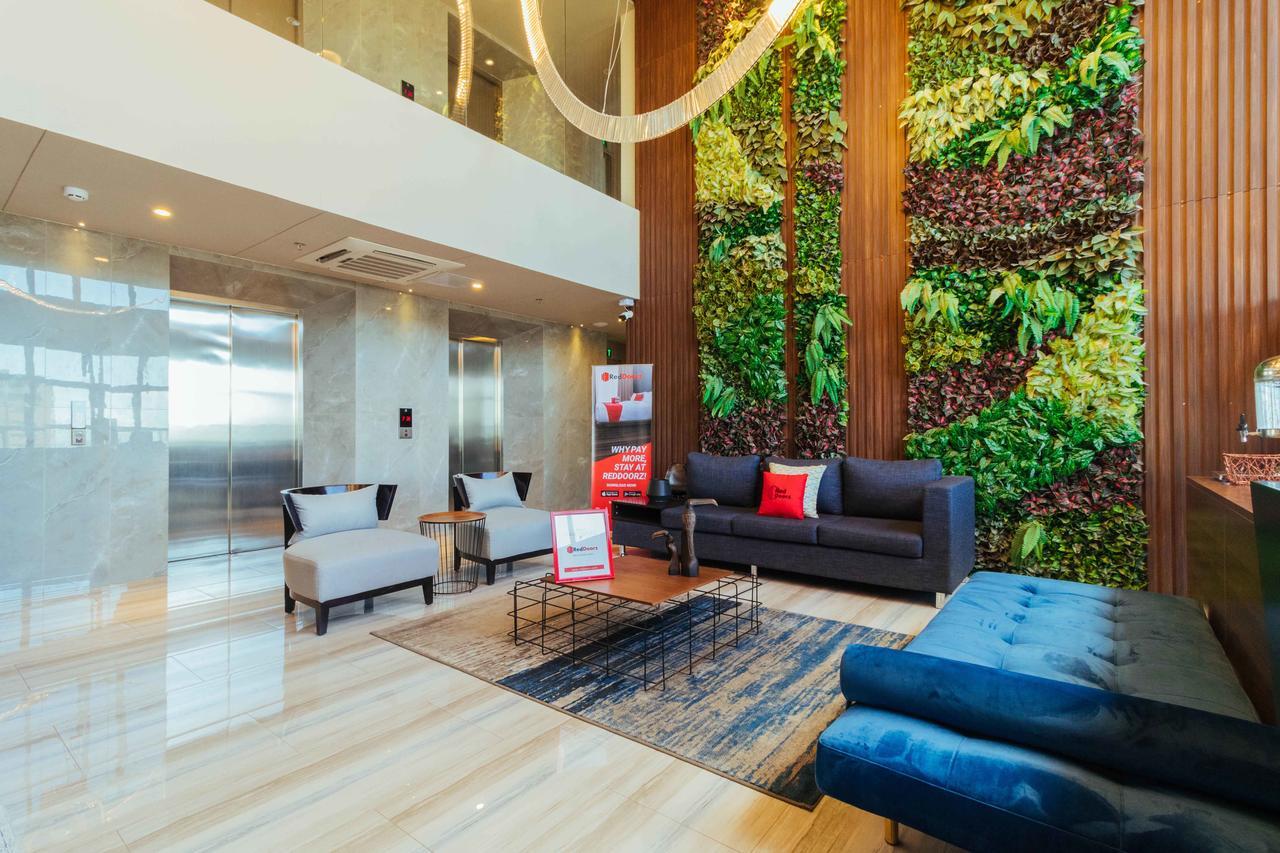 Отель Reddoorz Premium Near Ust Hospital Манила Экстерьер фото